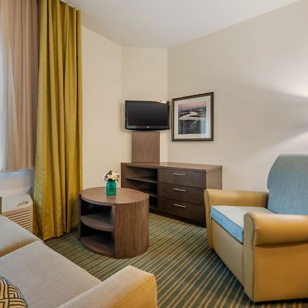 Candlewood Suites Fort Myers/Sanibel Gateway By Ihg Екстер'єр фото