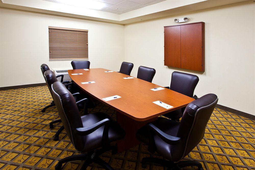 Candlewood Suites Fort Myers/Sanibel Gateway By Ihg Зручності фото