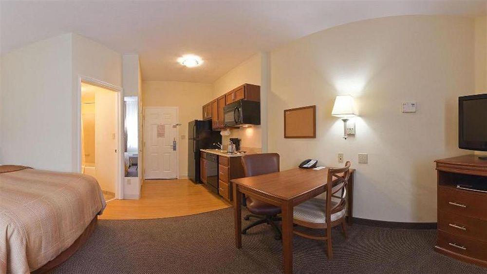 Candlewood Suites Fort Myers/Sanibel Gateway By Ihg Екстер'єр фото