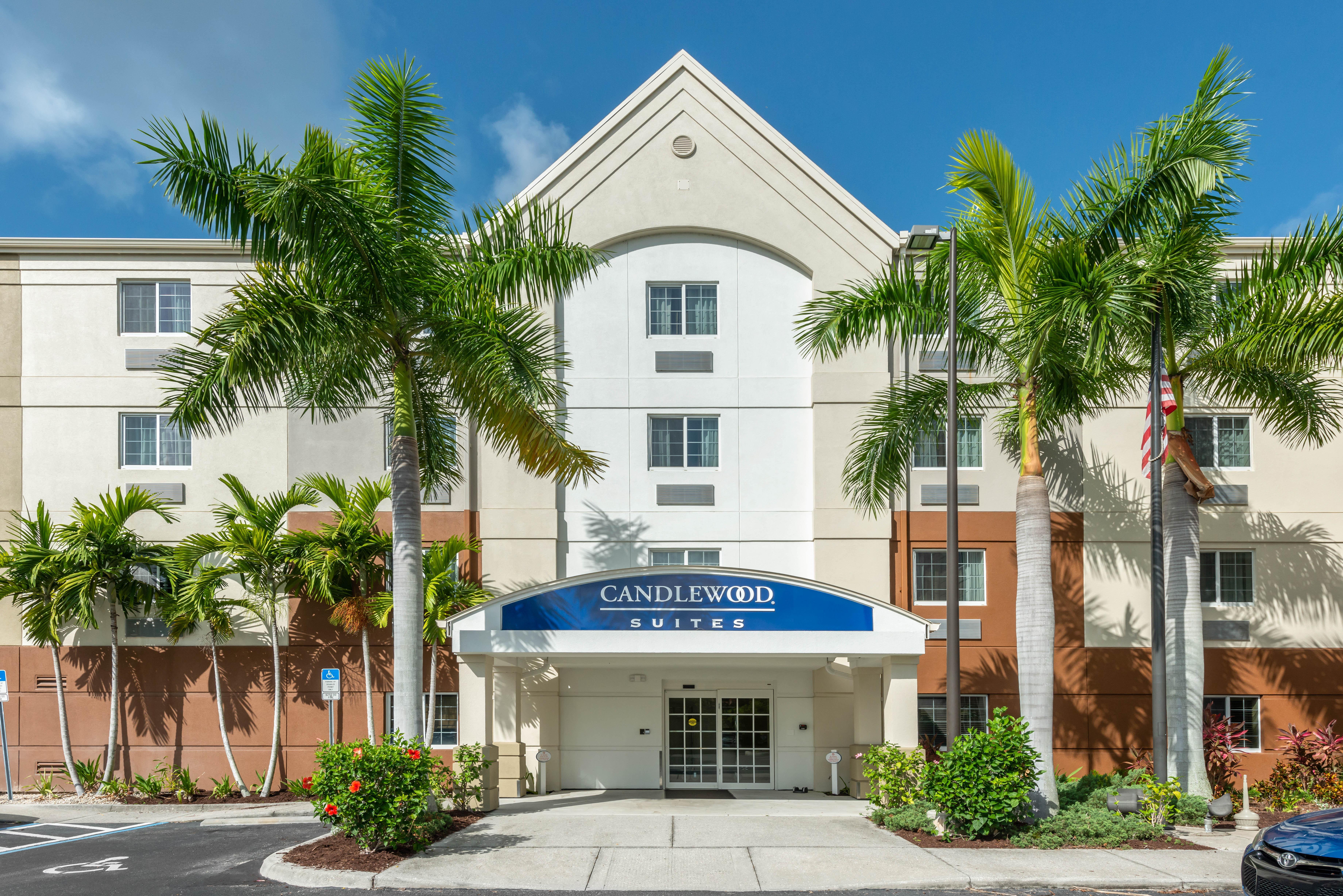 Candlewood Suites Fort Myers/Sanibel Gateway By Ihg Екстер'єр фото