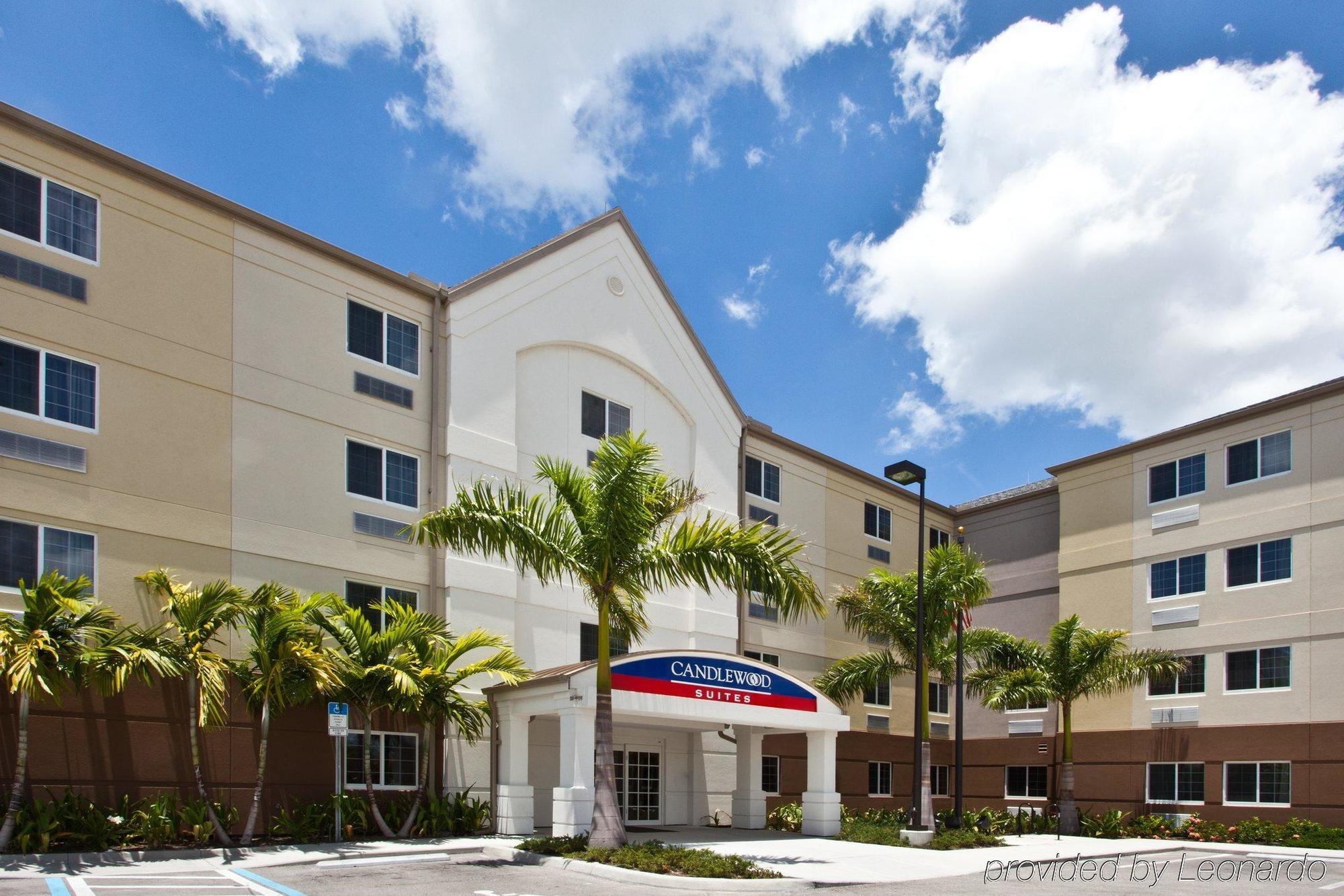 Candlewood Suites Fort Myers/Sanibel Gateway By Ihg Екстер'єр фото