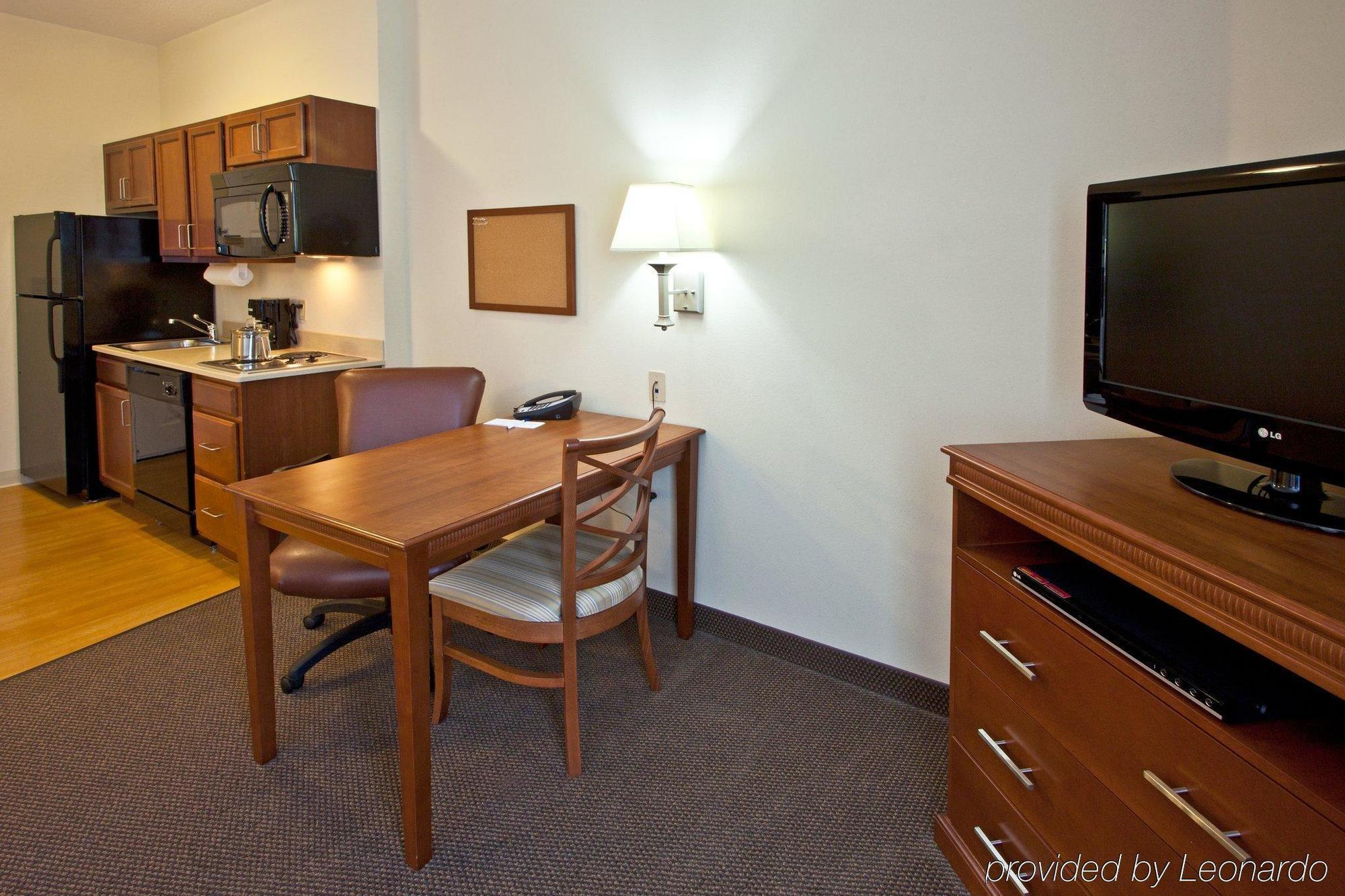 Candlewood Suites Fort Myers/Sanibel Gateway By Ihg Номер фото