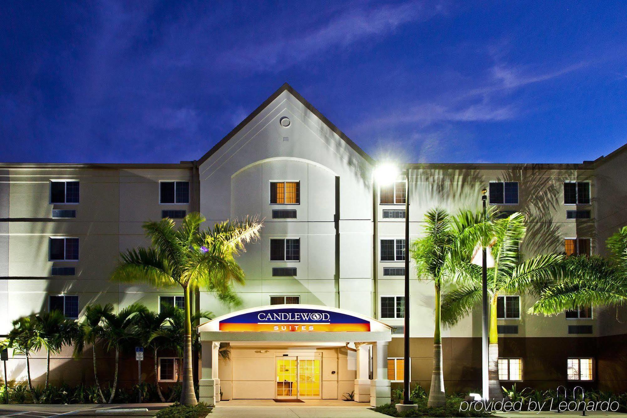 Candlewood Suites Fort Myers/Sanibel Gateway By Ihg Екстер'єр фото