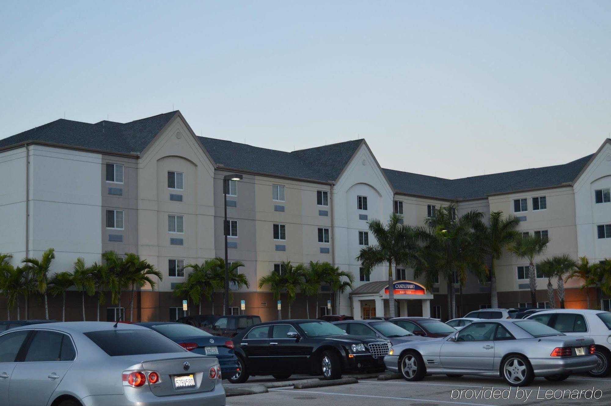Candlewood Suites Fort Myers/Sanibel Gateway By Ihg Екстер'єр фото