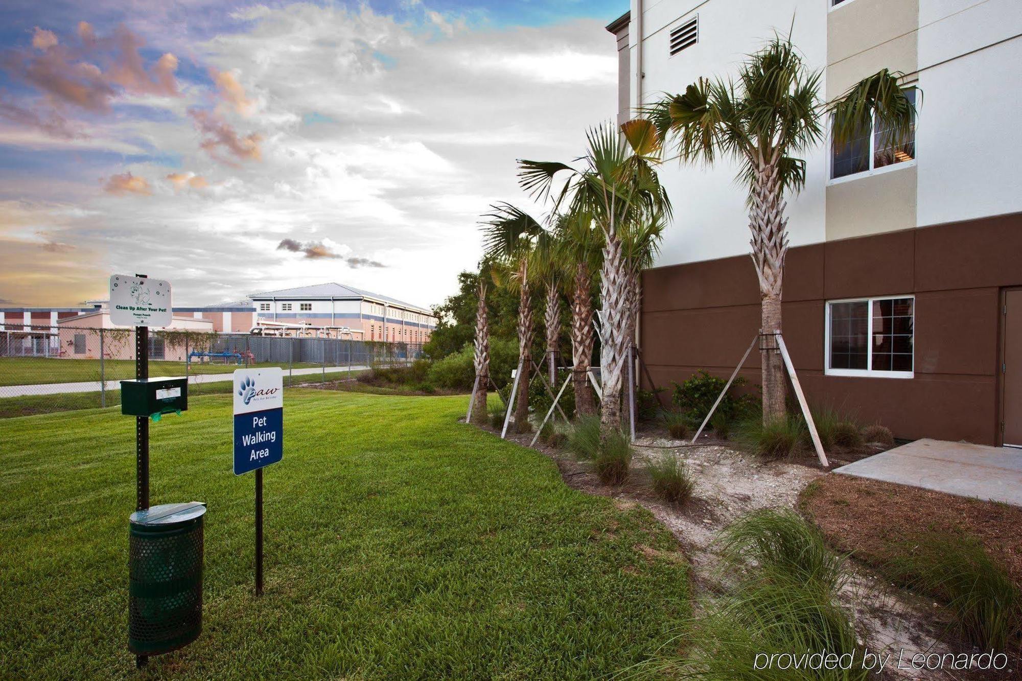 Candlewood Suites Fort Myers/Sanibel Gateway By Ihg Інтер'єр фото