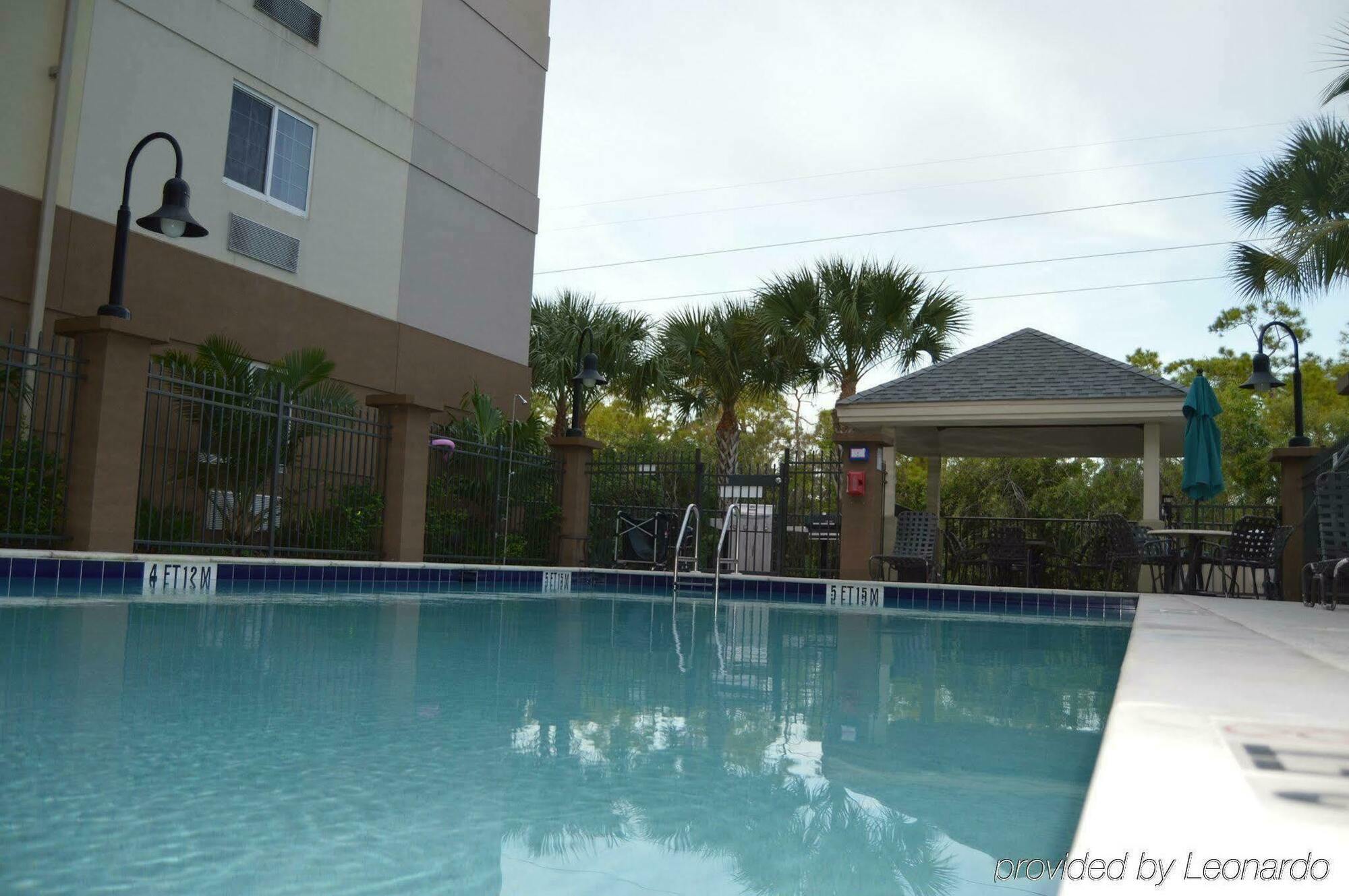 Candlewood Suites Fort Myers/Sanibel Gateway By Ihg Екстер'єр фото