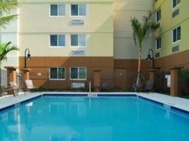 Candlewood Suites Fort Myers/Sanibel Gateway By Ihg Зручності фото